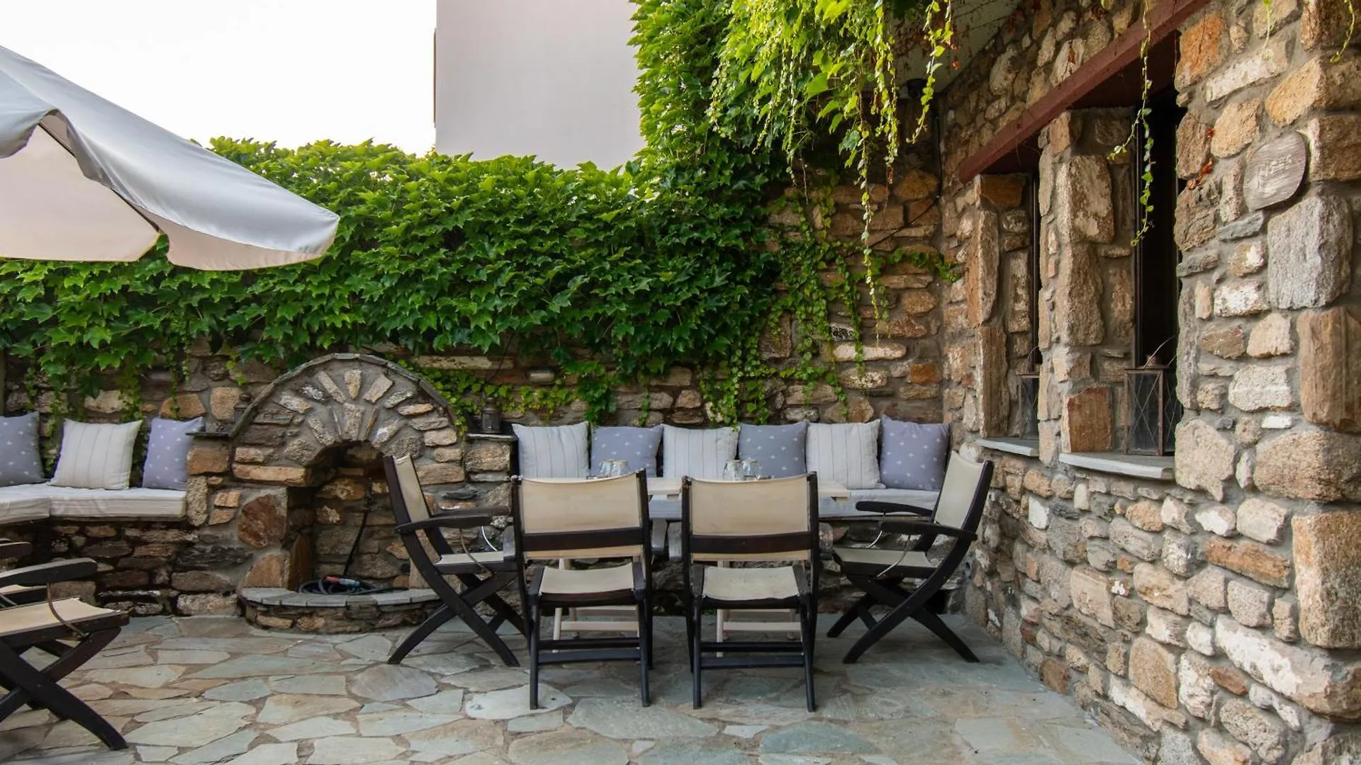 Oreiades Guesthouse Parthenón